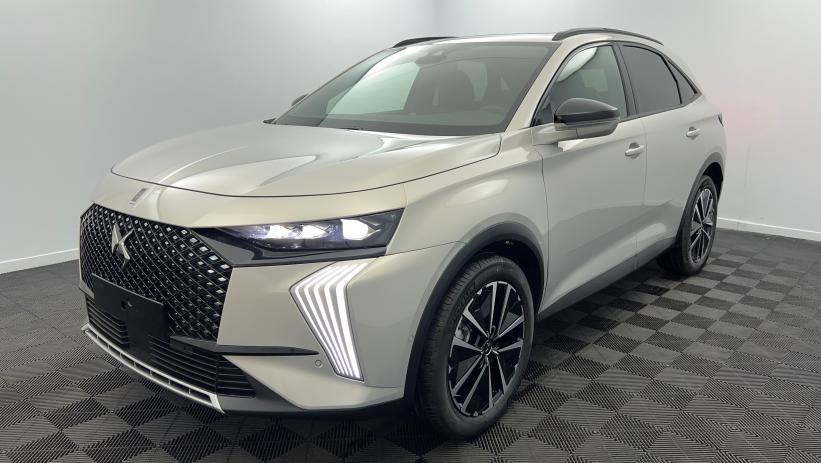 Aperçu du véhicule : BlueHDi 130 EAT8 Etoile Cristal Pearl avec 4950€ d'équipements inclus