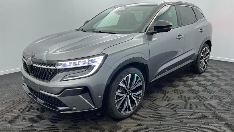 Aperçu du véhicule : E-Tech full hybrid 200 Techno Gris Schiste - Toit Noir Etoilé avec 3000€ d'équipements inclus