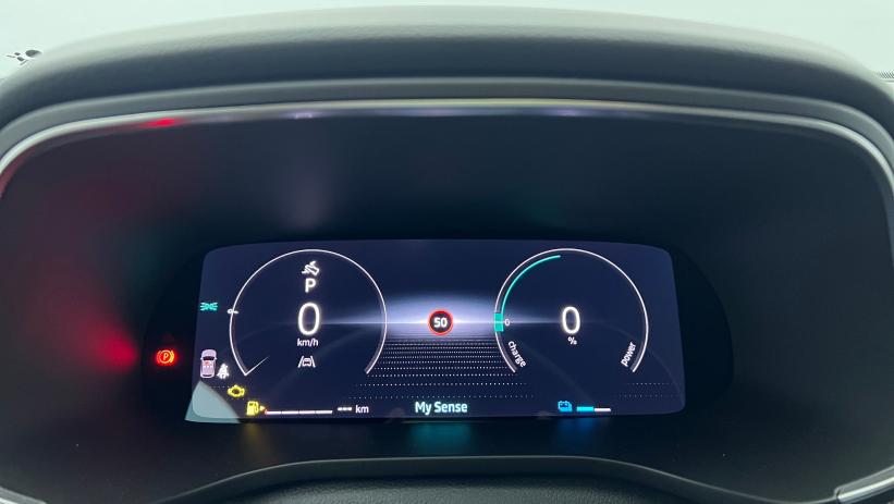 Aperçu du véhicule : E-Tech full hybrid 145 Techno Noir métal avec 800€ d'équipements inclus