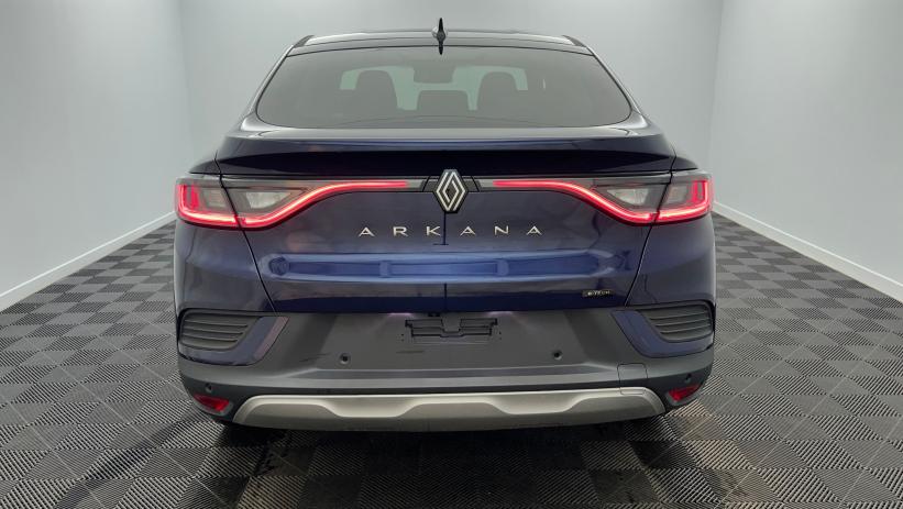Aperçu du véhicule : E-Tech full hybrid 145 Techno Bleu Nocturne avec 800€ d'équipements inclus