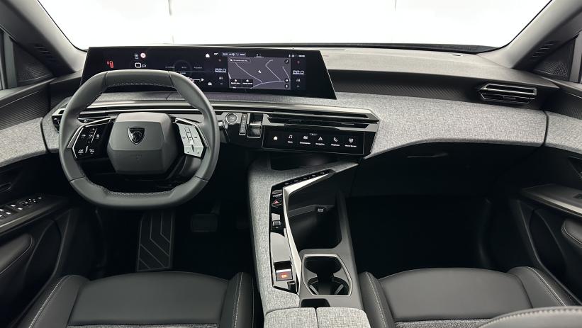 Aperçu du véhicule : III 1.2 Hybrid 145ch Allure e-DCS6