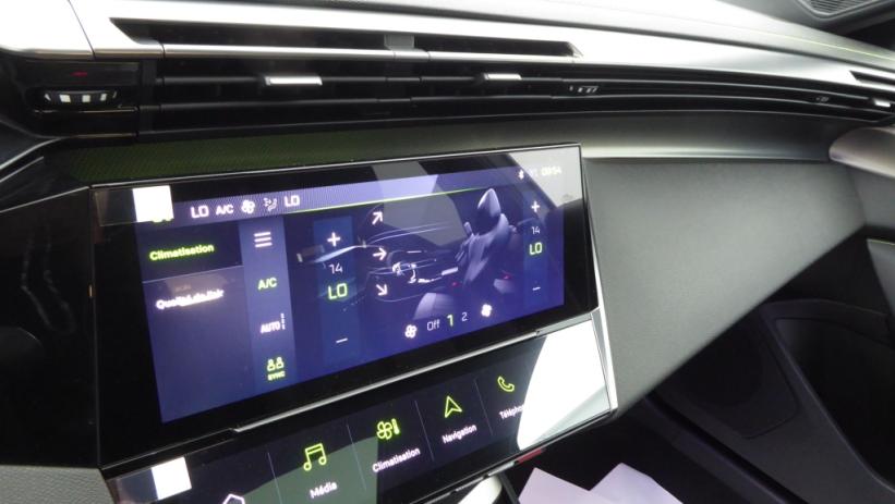 Aperçu du véhicule : 1.2 HYBRID 136CH GT E-DCS6