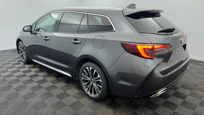 Aperçu du véhicule : Hybride 140ch Design Gris Atlas avec 2250€ d'équipements inclus