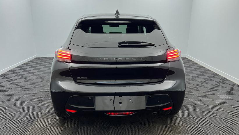 Aperçu du véhicule : Nouvelle 100 ch BVM6 Allure Noir Perla Nera avec 2200€ d'équipements inclus