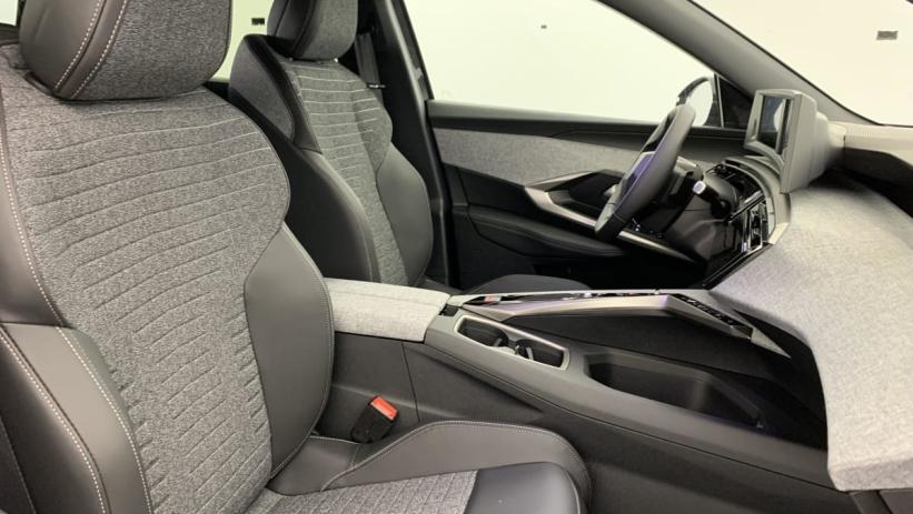 Aperçu du véhicule : Hybrid 145 e-DCS6 Allure