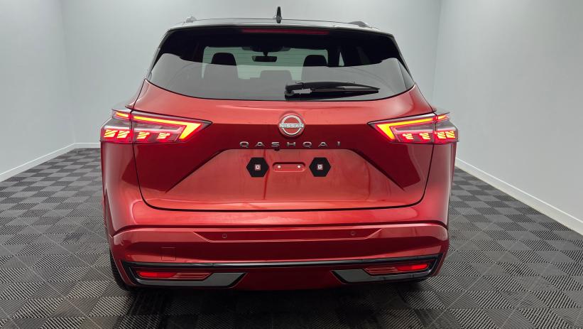 Aperçu du véhicule : Nouveau Mild Hybrid 158 ch Xtronic N-Design Rouge Fuji Toit Noir avec 2550€ d'équipements inclus