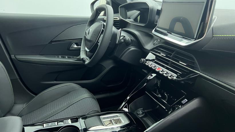 Aperçu du véhicule : Nouvelle Hybrid 145 e-DCS6 GT Rouge Elixir - Toit Black Diamond avec 2550€ d'équipements inclus