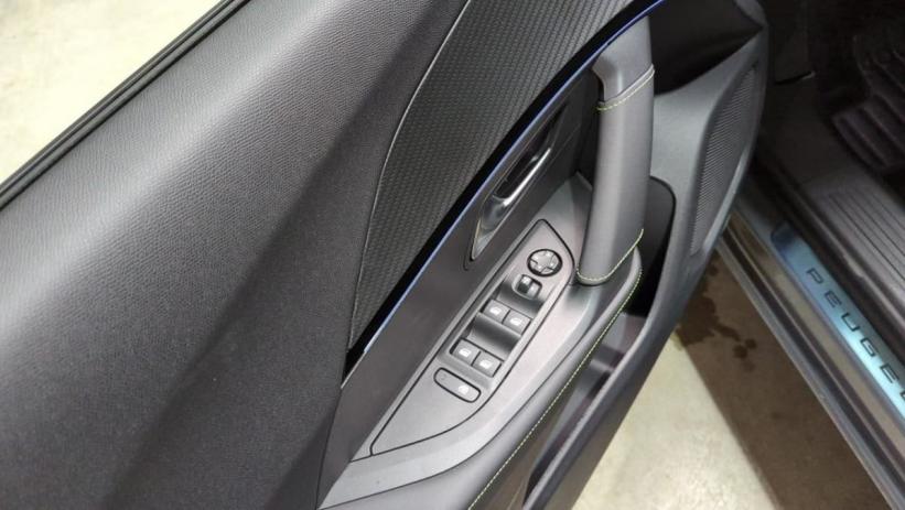 Aperçu du véhicule : 2008 Hybrid 136 e-DCS6 GT