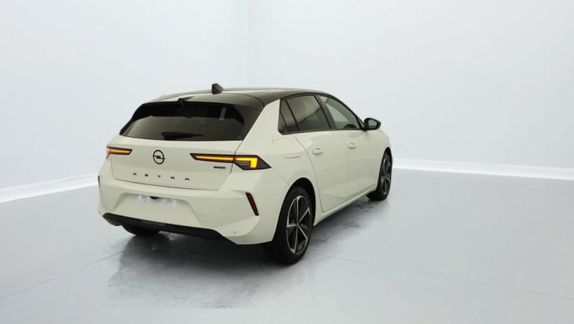 Aperçu du véhicule : 1.2 Turbo Hybride 136 ch e-DCT6 GS