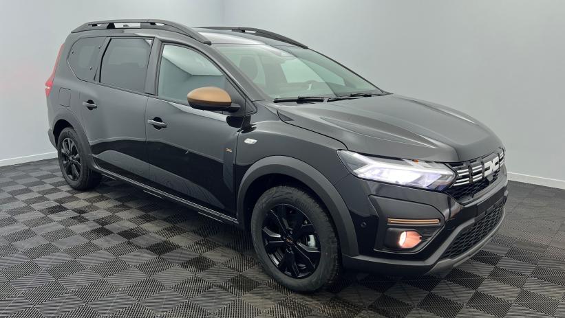 Aperçu du véhicule : Hybrid 140 7 places Extreme Noir Nacré avec 2000€ d'équipements inclus
