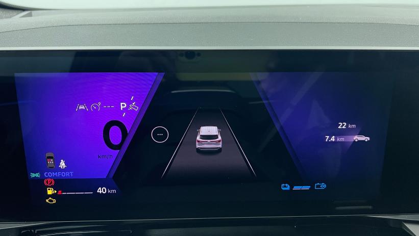 Aperçu du véhicule : E-Tech full hybrid 200 Techno Noir Etoilé avec 1600€ d'équipements inclus