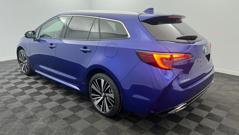 Aperçu du véhicule : Hybride 178ch Design Bleu Genièvre avec 2490€ d'équipements inclus