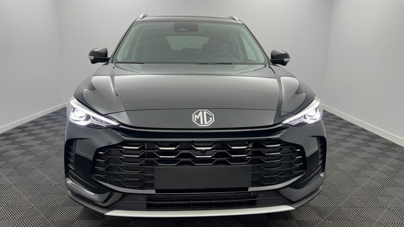 Aperçu du véhicule : 1.5 L Hybrid+ 197 ch Toit panoramique ouvrant Luxury Pebble Black avec 650€ d'équipements inclus