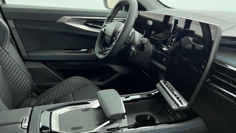 Aperçu du véhicule : full hybrid E-Tech 200 ch Esprit Alpine Gris Schiste Satin - Toit Noir Etoilé avec 5250€ d'équipements inclus