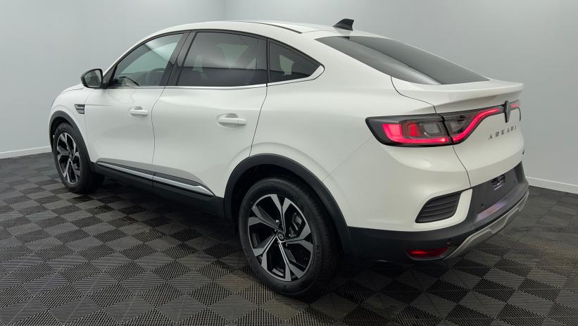 Aperçu du véhicule : E-Tech full hybrid 145 Techno Blanc