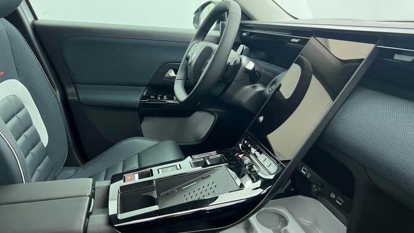 Aperçu du véhicule : Nouveau Hybrid 145 e-DCS6 Max Blanc Okénite avec 2220€ d'équipements inclus