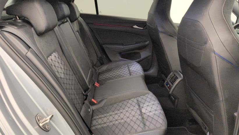 Aperçu du véhicule : 2.0 TDI 150 DSG7 R-LINE