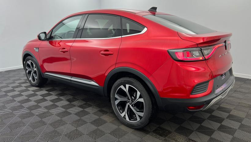 Aperçu du véhicule : E-Tech full hybrid 145 Techno Rouge Flamme avec 1000€ d'équipements inclus
