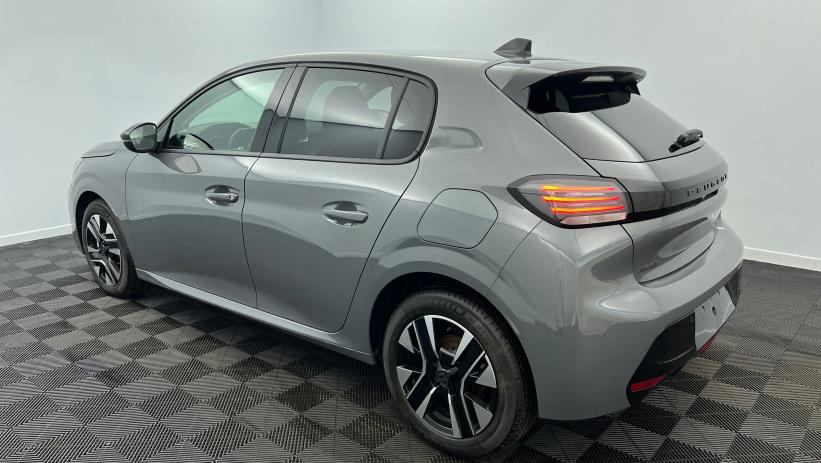 Aperçu du véhicule : Nouvelle 100 ch BVM6 Allure Gris Selenium avec 2200€ d'équipements inclus