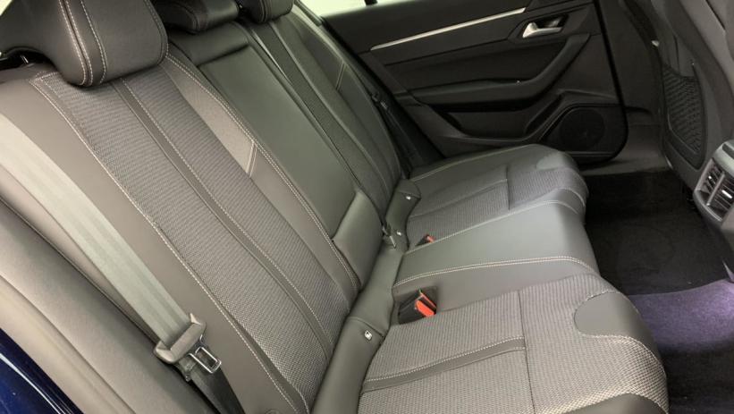 Aperçu du véhicule : Hybrid 180 e-EAT8 Allure