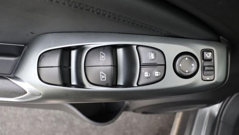 Aperçu du véhicule : HYBRID 143 N-CONNECTA