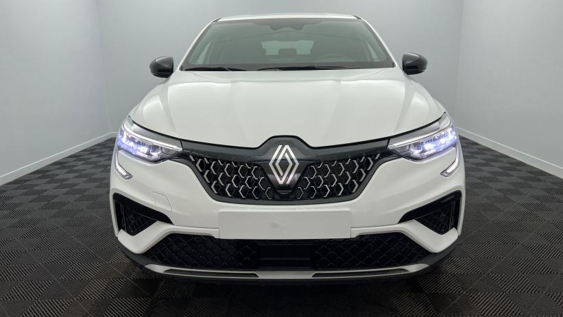 Aperçu du véhicule : E-Tech full hybrid 145 Techno Blanc
