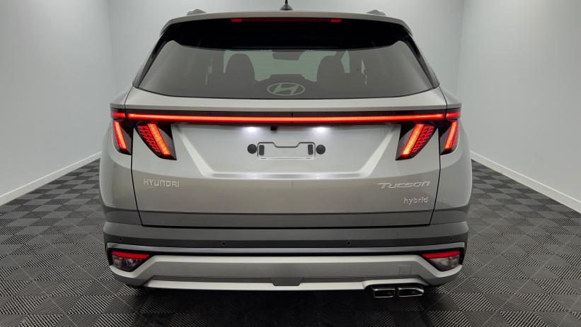 Aperçu du véhicule : 1.6 T-GDI 239 Hybrid BVA6 Executive Shimmering Silver avec 1160€ d'équipements inclus