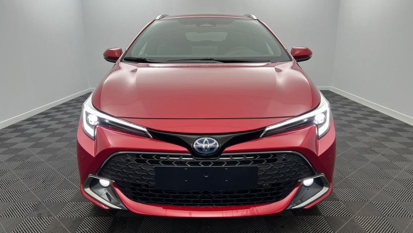 Aperçu du véhicule : Hybride 178ch Design Rouge Intense avec 2590€ d'équipements inclus