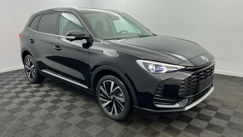 Aperçu du véhicule : 1.5 L Hybrid+ 197 ch Luxury Pebble Black avec 650€ d'équipements inclus