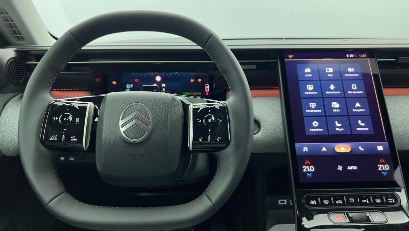 Aperçu du véhicule : Nouveau Hybrid 145 e-DCS6 Max Noir Perla Nera avec 2600€ d'équipements inclus