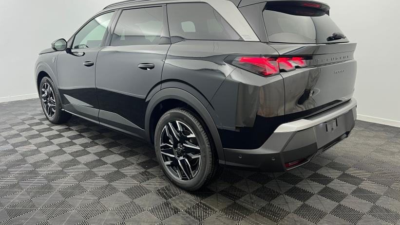 Aperçu du véhicule : Hybrid 145 e-DCS6 GT Exclusive Noir Perla Nera avec 2450€ d'équipements inclus