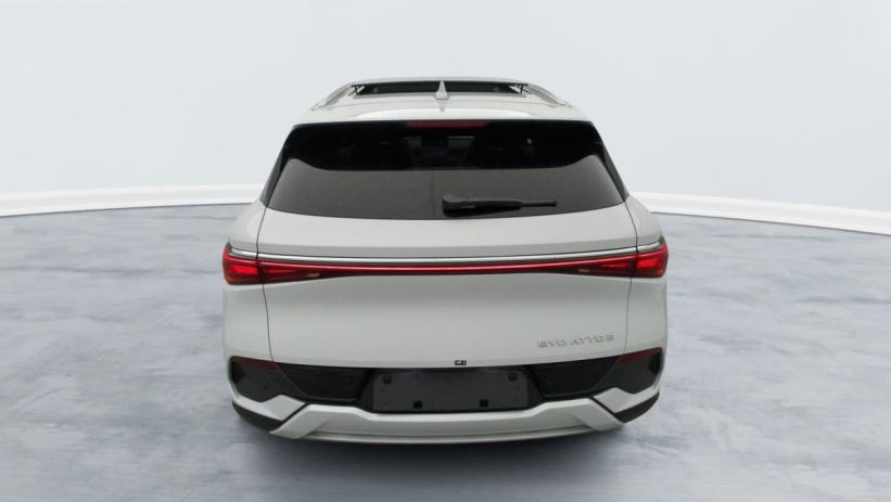 Aperçu du véhicule : 60 5 kWh 204 ch Design
