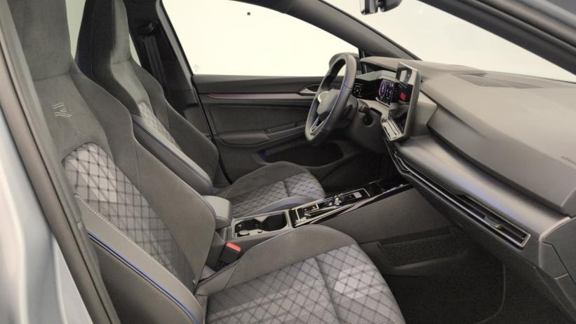 Aperçu du véhicule : 2.0 TDI 150 DSG7 R-LINE