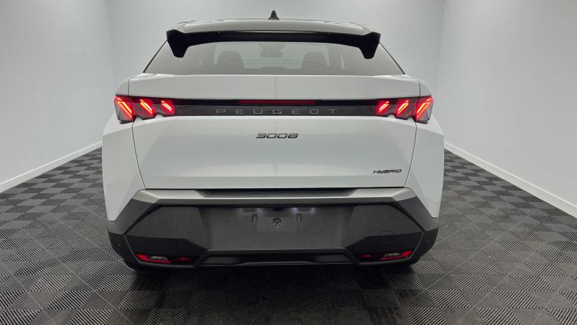 Aperçu du véhicule : Hybrid 145 e-DCS6 GT Exclusive Blanc Okénite avec 3300€ d'équipements inclus