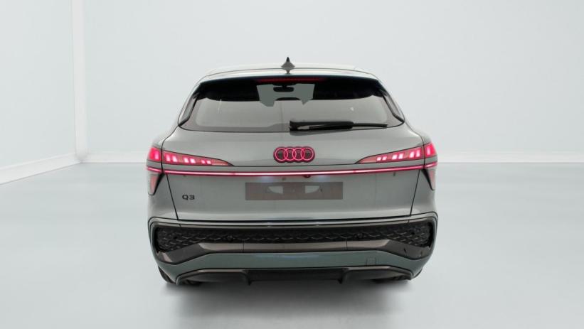 Aperçu du véhicule : E-HYBRID 272 CH S TRONIC 6 S LINE