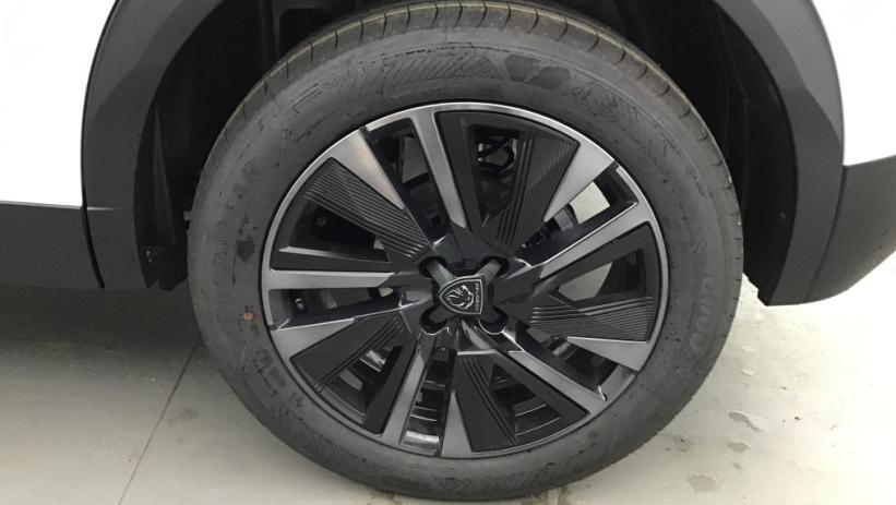 Aperçu du véhicule : 2008 Hybrid 145 e-DCS6 GT