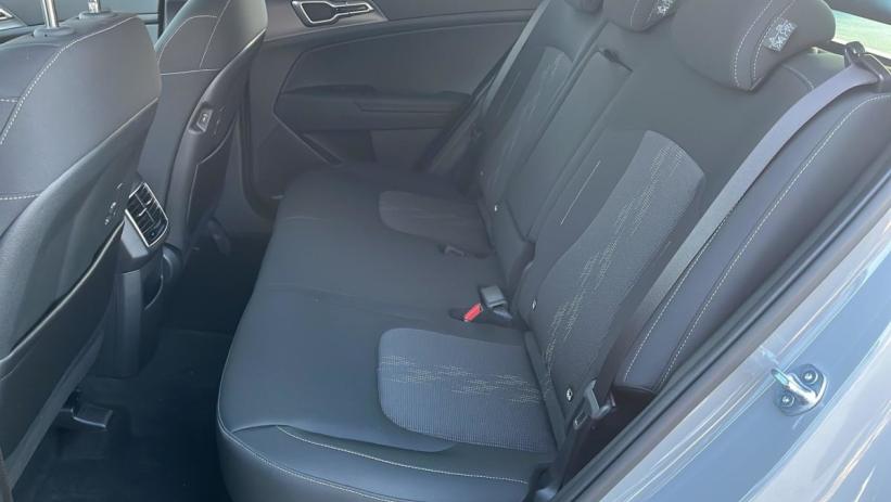 Aperçu du véhicule : HYBRIDE 239 CH BVA6 ACTIVE