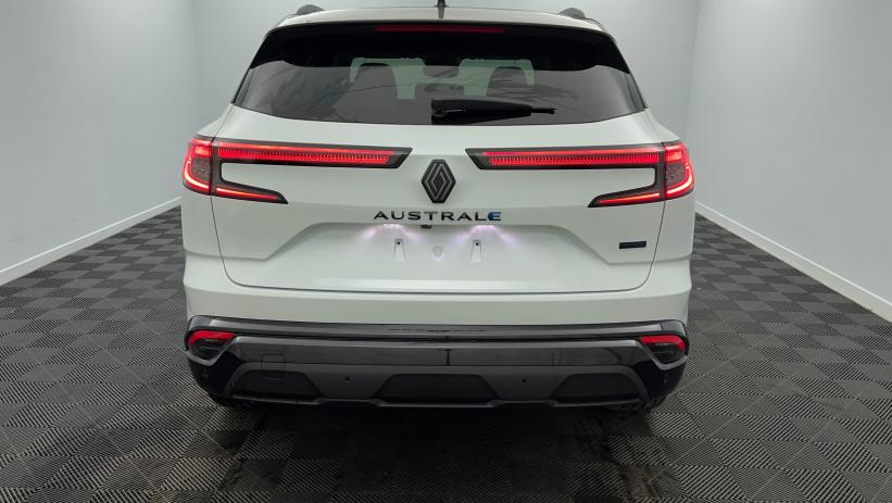 Aperçu du véhicule : E-Tech full hybrid 200 Techno esprit Alpine Blanc Nacré Toit Noir Etoilé avec 2400€ d'équipements inclus