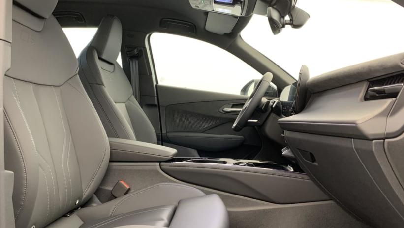 Aperçu du véhicule : E-HYBRID 272 CH S TRONIC 6 S LINE