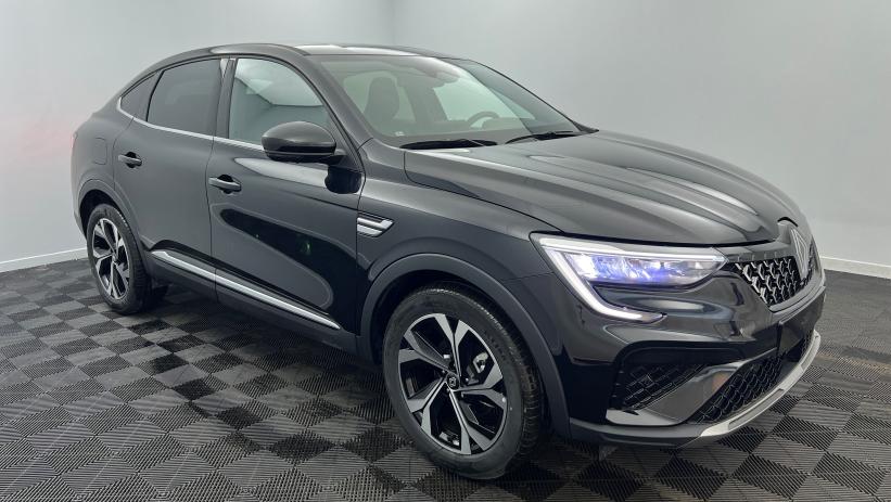 Aperçu du véhicule : E-Tech full hybrid 145 Techno Noir métal avec 800€ d'équipements inclus