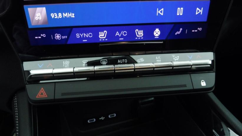 Aperçu du véhicule : 1.2 E-TECH FULL HYBRID 200CH ICONIC- 24