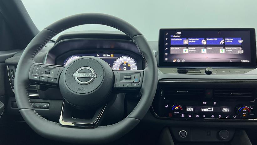 Aperçu du véhicule : Nouveau Mild Hybrid 158 ch Xtronic N-Design Gris Argile Toit Noir avec 2550€ d'équipements inclus