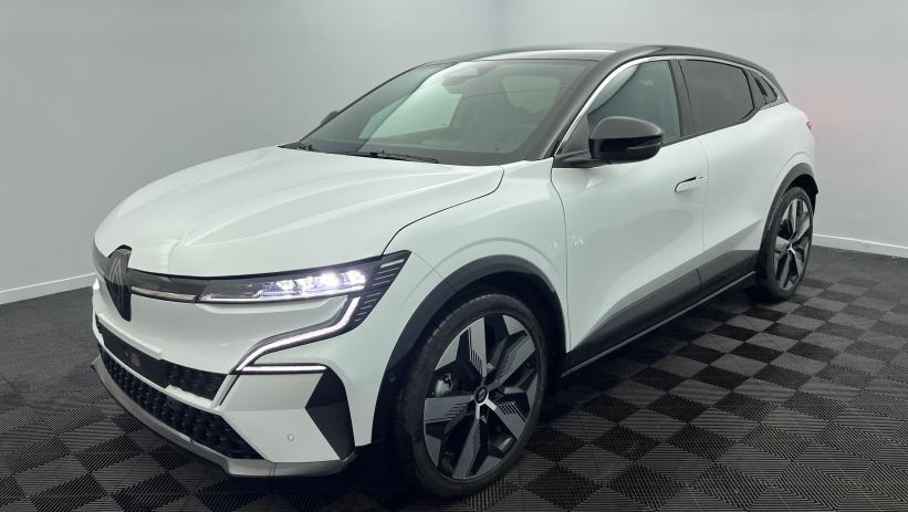 Aperçu du véhicule : 220 ch autonomie confort Techno Blanc glacier - Toit Noir Etoilé avec 2000€ d'équipements inclus