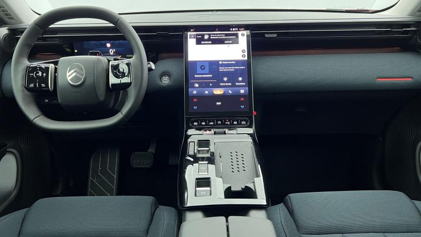 Aperçu du véhicule : Nouveau Hybrid 145 ch e-DCS6 Plus Rouge Rubis - Toit Noir Perla Nera avec 1550€ d'équipements inclus
