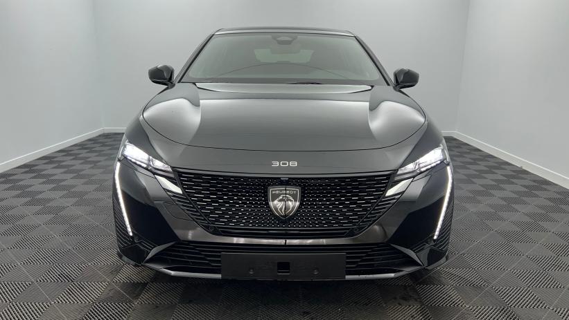 Aperçu du véhicule : BlueHDi 130ch S&S EAT8 GT Noir Perla Nera avec 2350€ d'équipements inclus