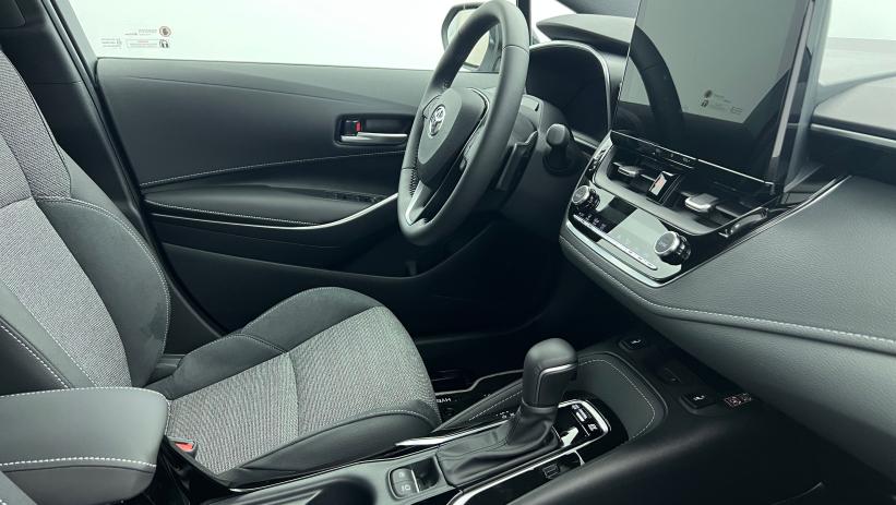 Aperçu du véhicule : Hybride 178ch Design Blanc Lunaire nacré avec 2590€ d'équipements inclus