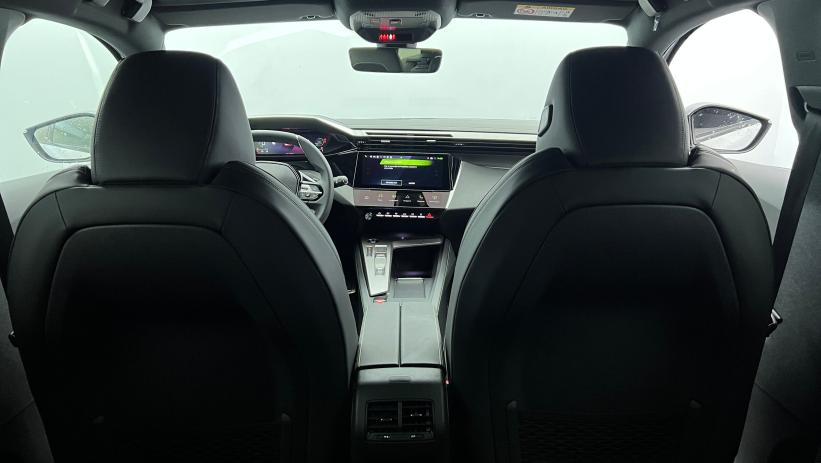 Aperçu du véhicule : Hybrid 145 e-DCS6 GT Blanc Okénite avec 3200€ d'équipements inclus