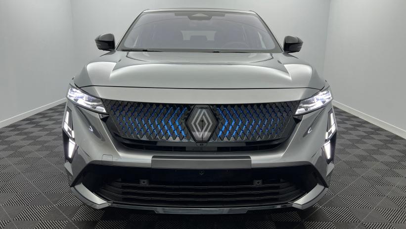 Aperçu du véhicule : E-Tech full hybrid 200 esprit Alpine Gris schiste - Toit Noir Etoilé avec 3150€ d'équipements inclus