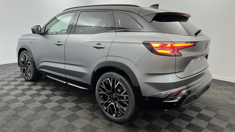 Aperçu du véhicule : full hybrid E-Tech 200 ch Esprit Alpine Gris Schiste - Toit Noir Etoilé avec 4450€ d'équipements inclus