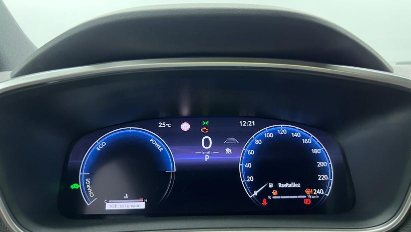 Aperçu du véhicule : Hybride 178ch Design Gris Dynamic avec 2250€ d'équipements inclus